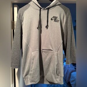 Nike Baseball Athletic 3/4 Sleeve Hooded Sweatshirt Medium. Perfect for lounging